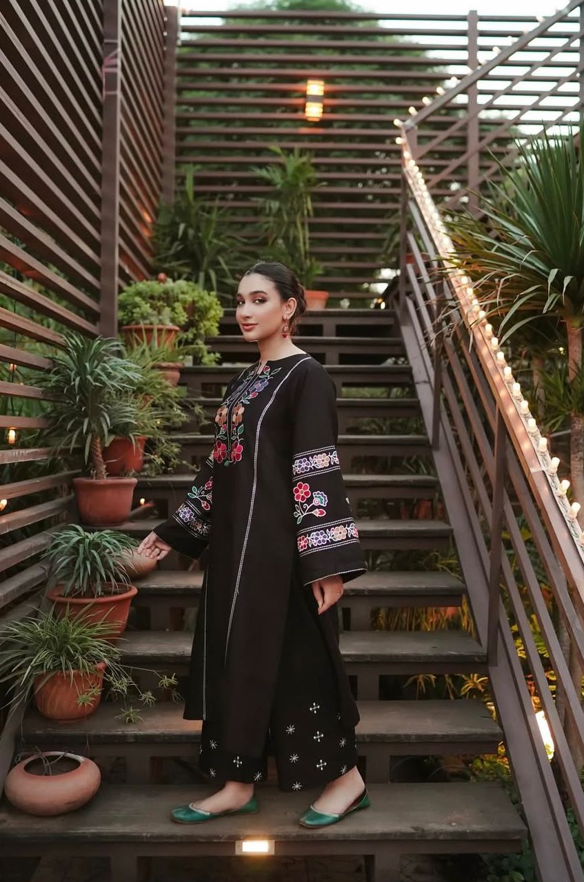 Cottage Cotton Lawn 2pc Stiched