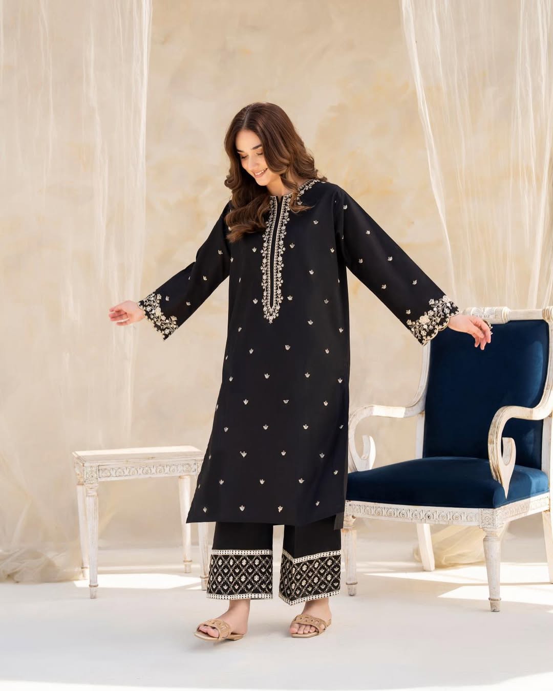 Black Huk Cotton Lawn 2pc Stiched